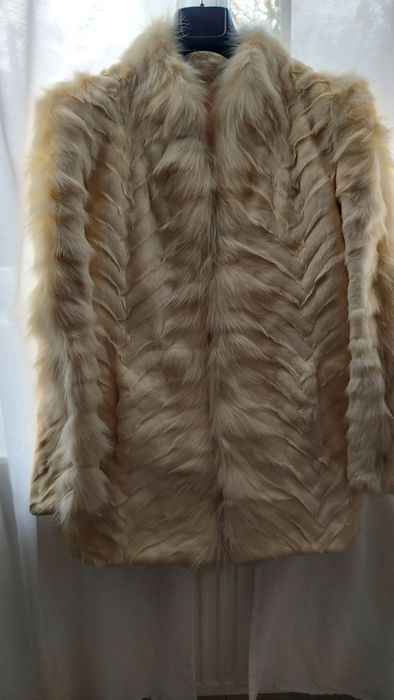 Vând haină blană naturală