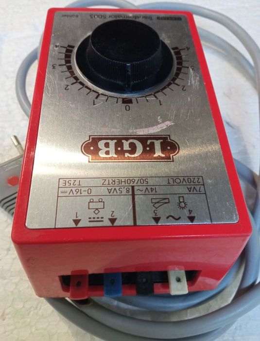 LGB Lehmann transformator 5003
alimentator/variator pentru trenuleț el