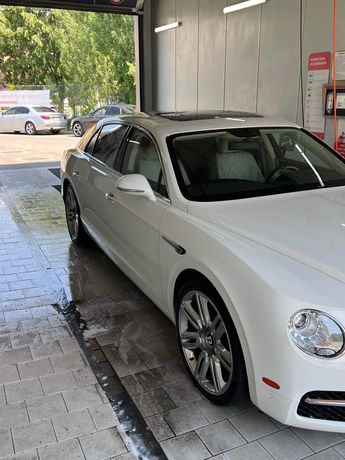Vand bentley flying spur an 2017 km17 mile