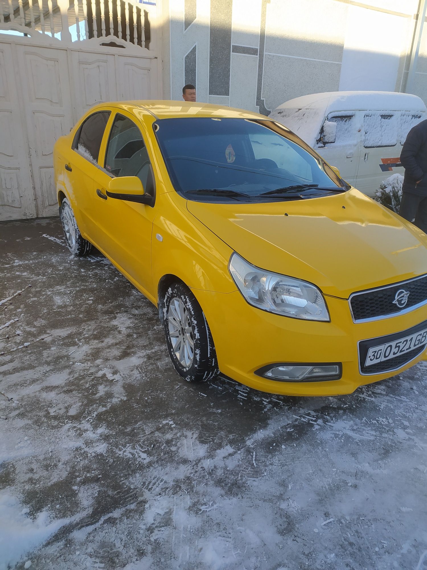 Нексия 3 сотилади