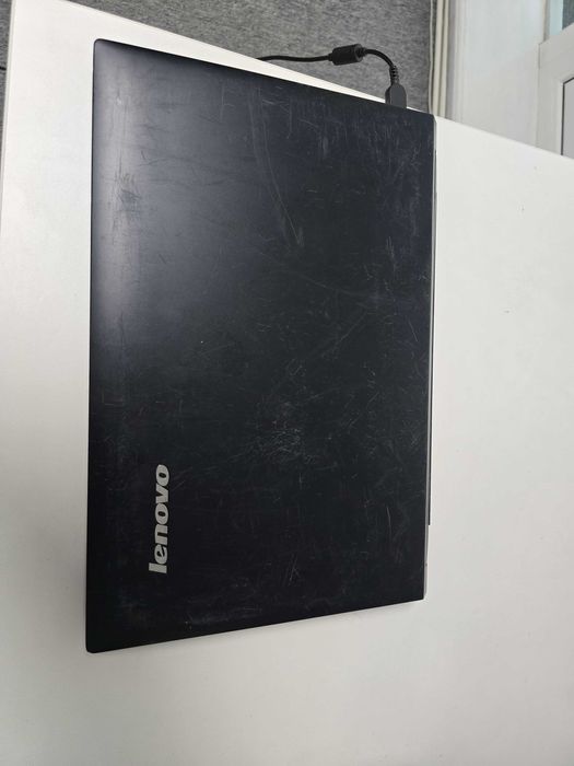 Laptop Lenovo i3 - Rapid cu 16GB RAM și 128GB SSD