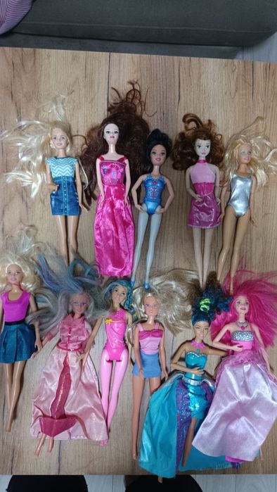 Păpuși Barbie pentru fetițe