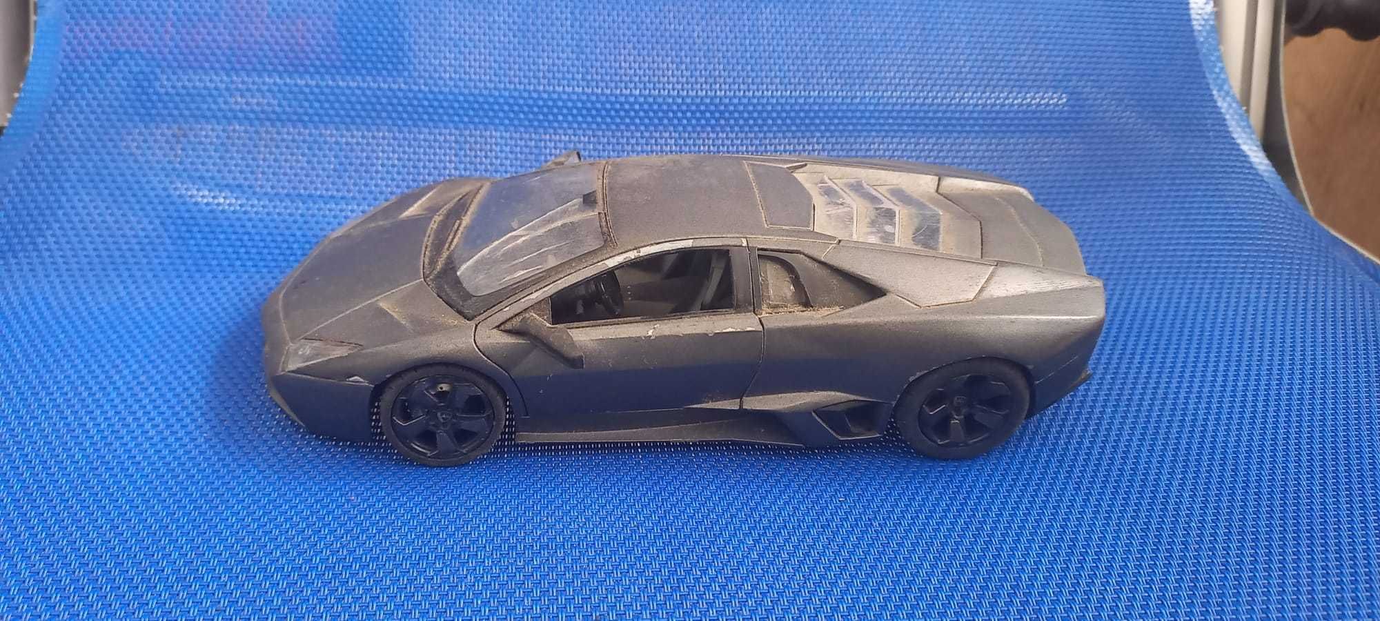 Macheta auto Lamborghini Reverton scara 1.24