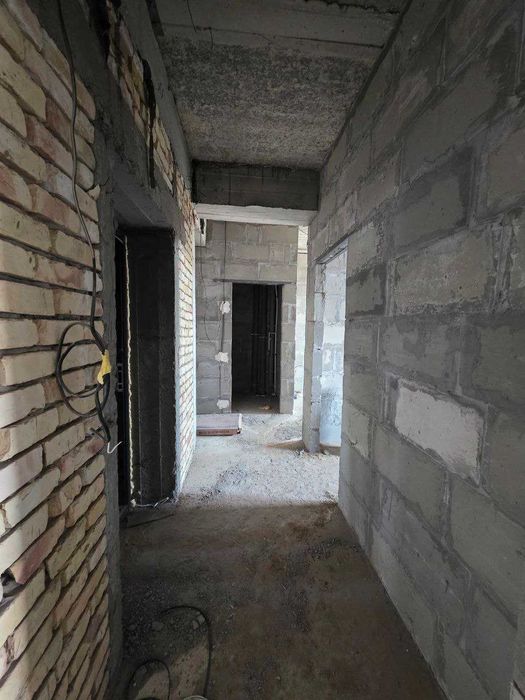 Продаётся 2х комн квартира на 3 этаже Ор-р Пиридастгир