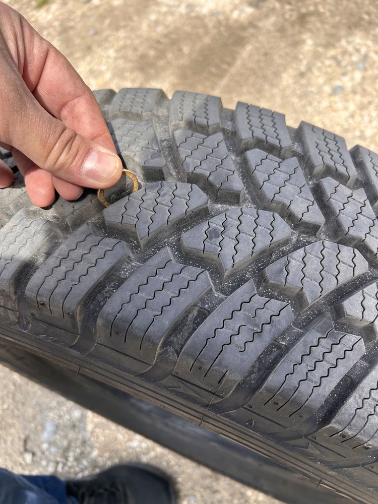 Гуми 215/70R/15c