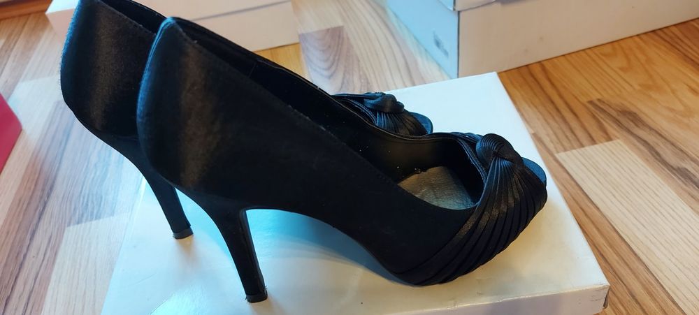 Vand pantofi de ocazie-mar 36