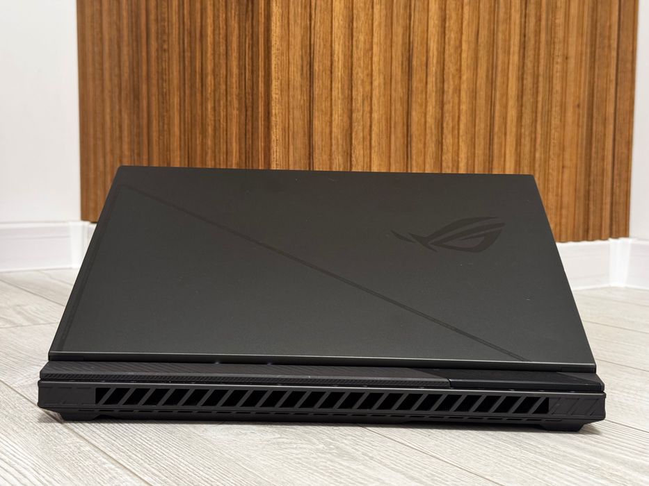 16.0 IPS 165hz/ RTX 4060 8GB/i7 13650HX /32GB / 1TB SSD/ Rog Strix/RGB