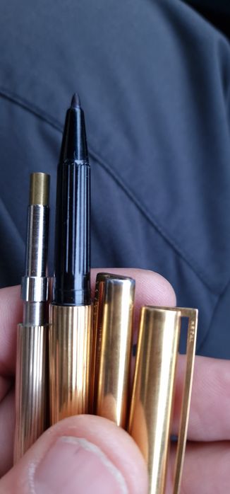 Сребърна химикалка Dupont .