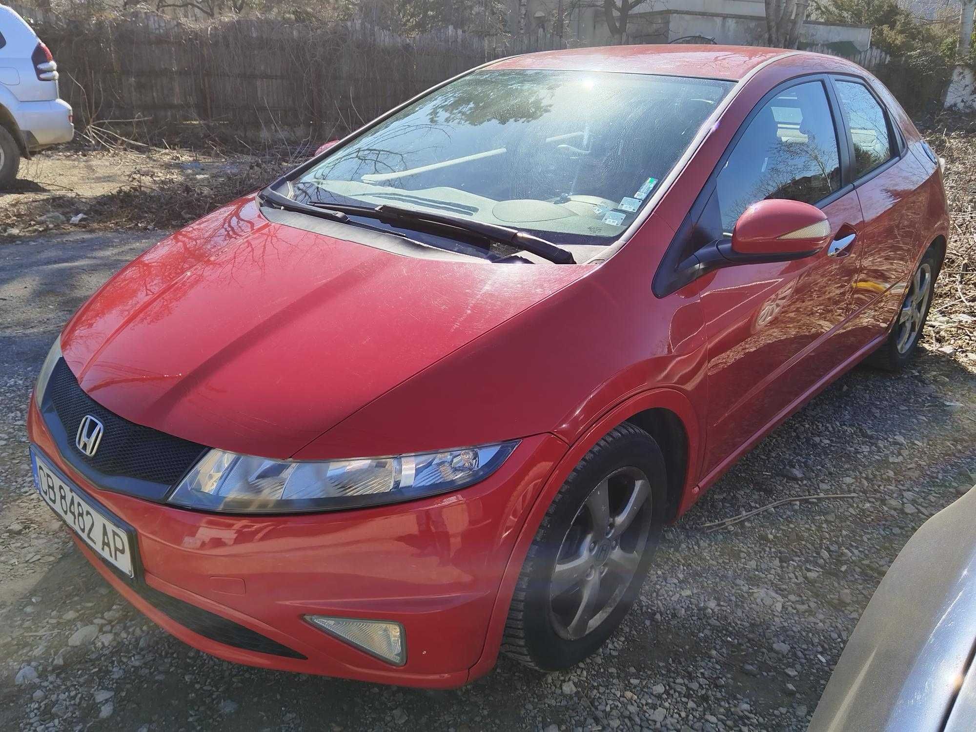 Продавам лек автомобил Honda Civic