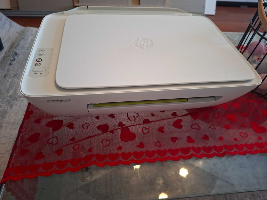 Imprimantă HP alba