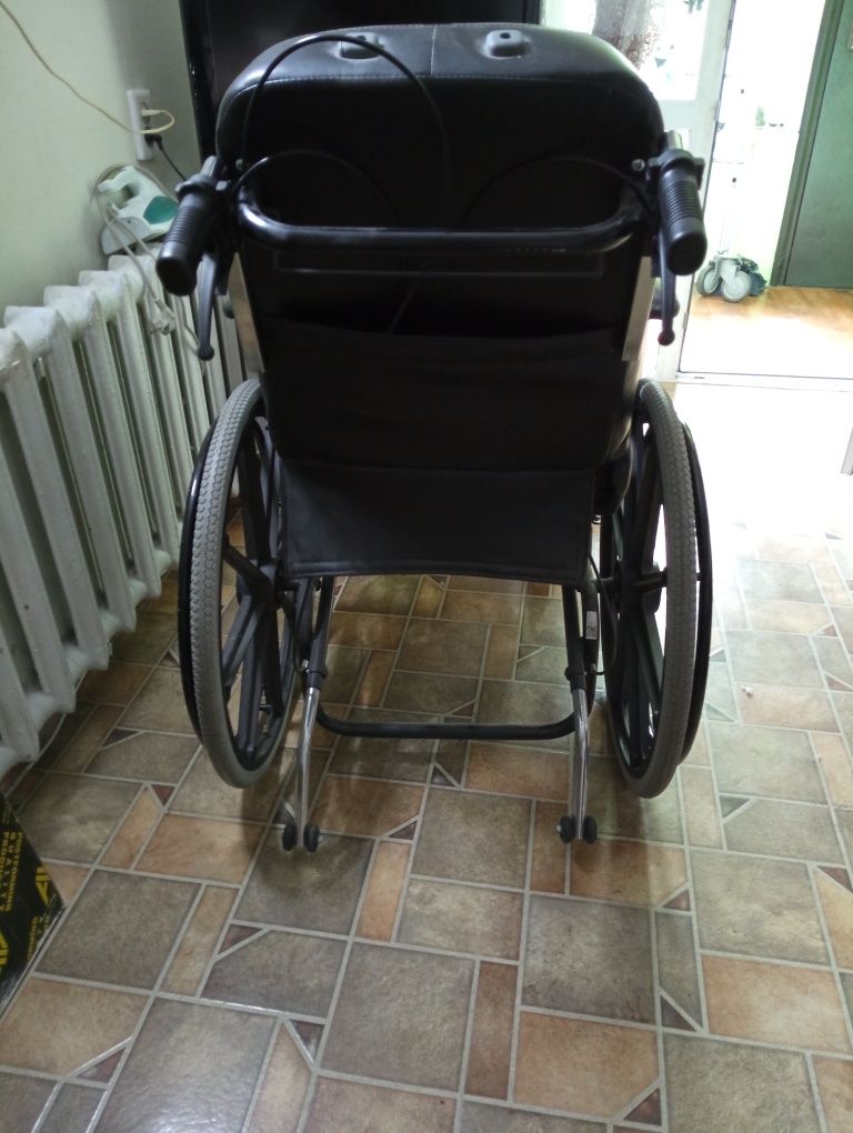 Инвалидные коляски, ходунки