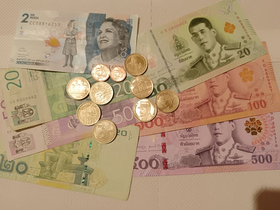 Bancnote și  monede de colectie