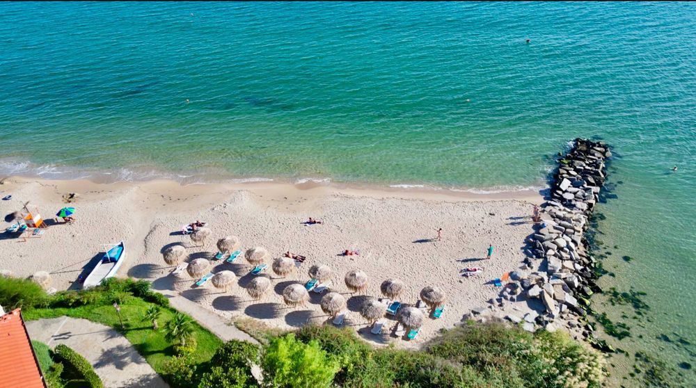 Самостоятелна къща с три спални и морска гледка, Първа линия море