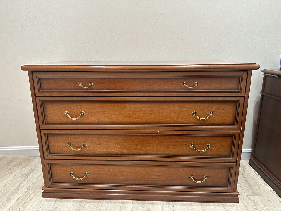 Тумбочка для спальни