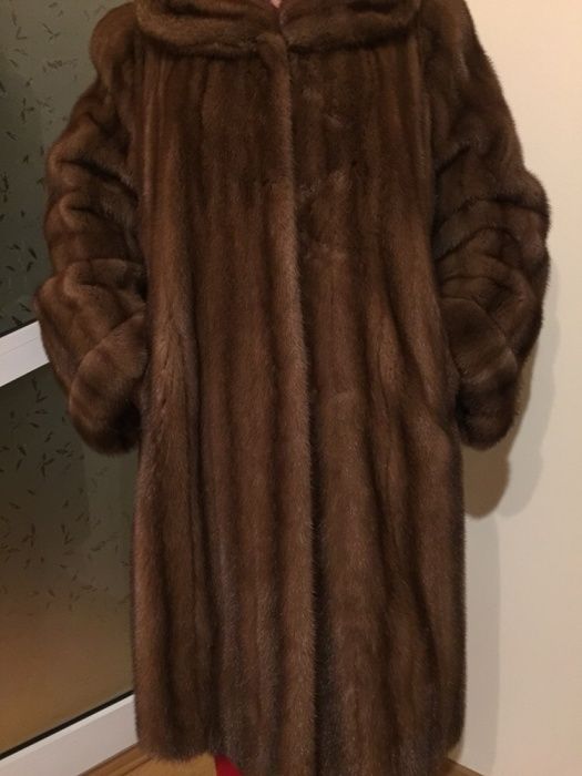 Haina de blana naturala, nurca NOUA