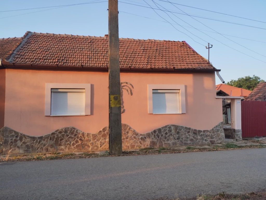 Casa de vanzare ín Cauaceu