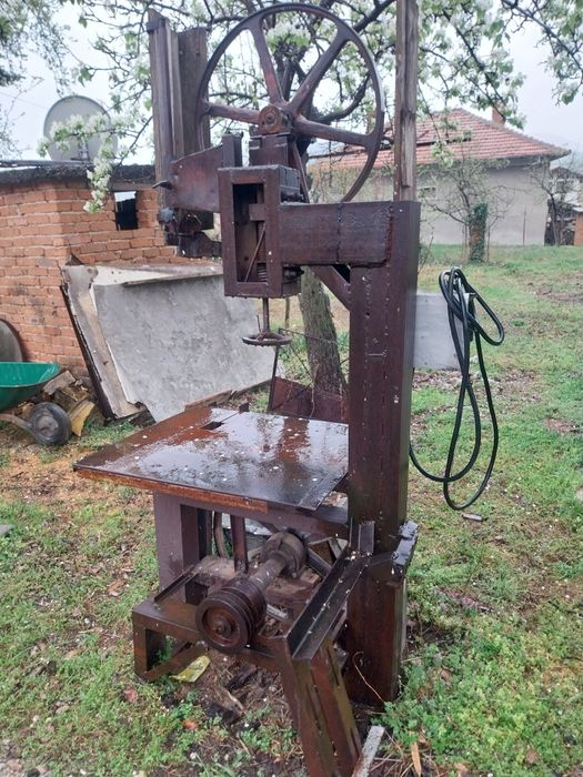 Банцик с трифазен мотор 8 кл.