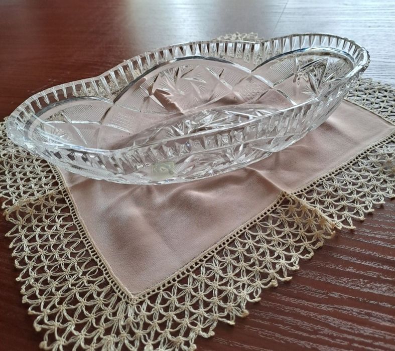 Кристални купички с красиви орнаменти