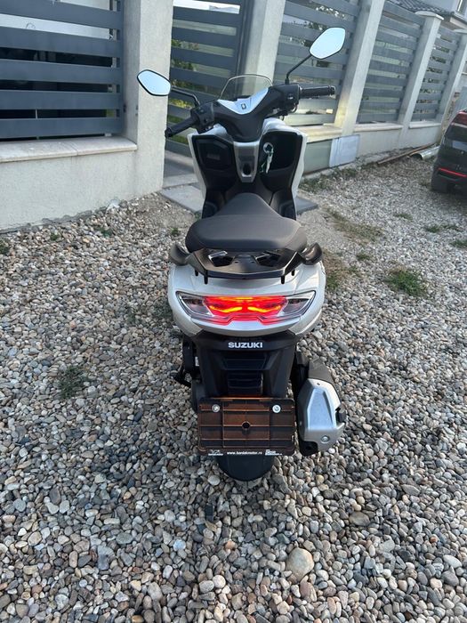 Vand scuter Suzuki Burgman