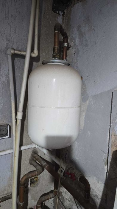 Vand centrala lemne si boiler electric Bosch cu  vas de expansiune