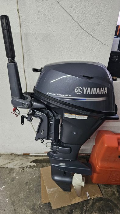 Vând motor Yamaha 20cp