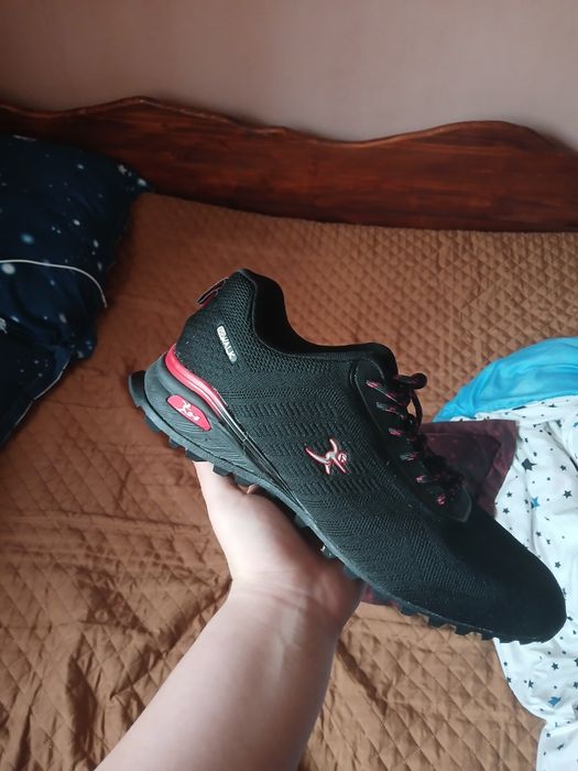 Adidași Gowalk de firma , material textil tip bocanc, foarte buni nr44