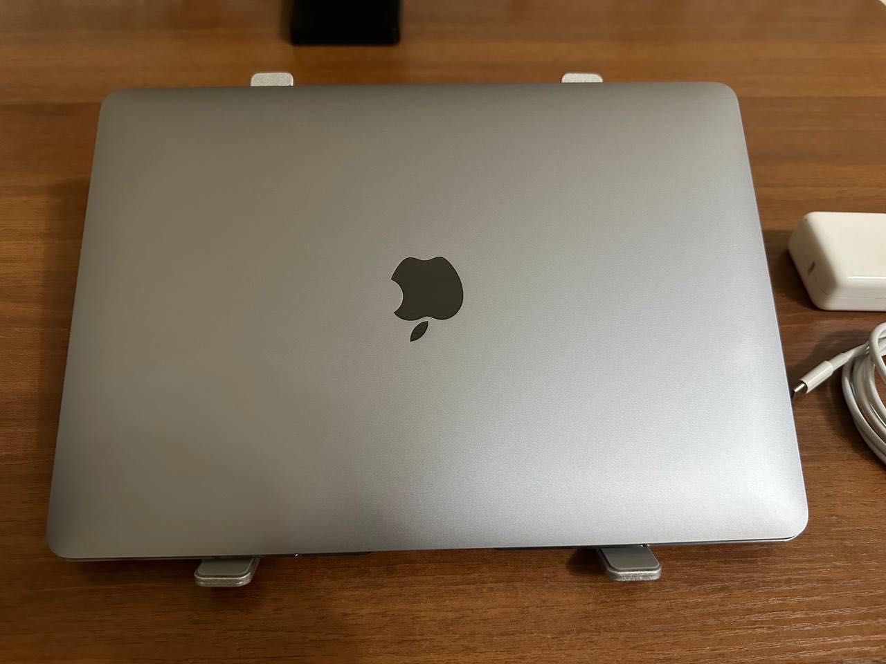 Macbook air m1 2022