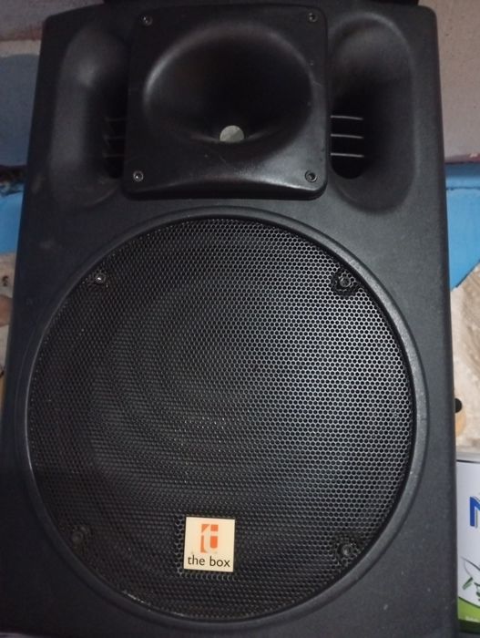 Vând boxa activă