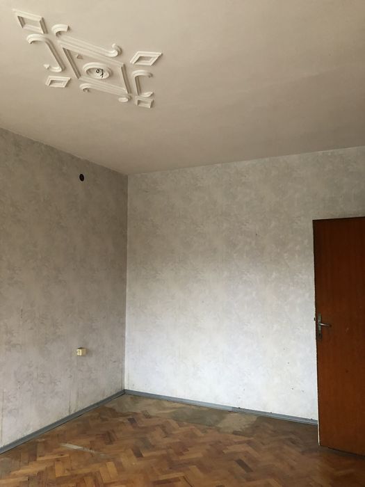 Продавам тристаен апартамент в гр.Пловдив