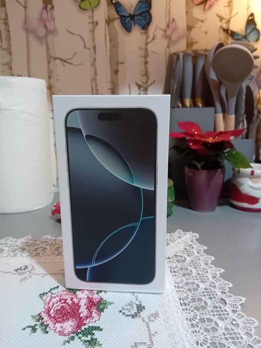 Vând urgent iPhone 16 pro max nou sigilat ideal pentru cadou