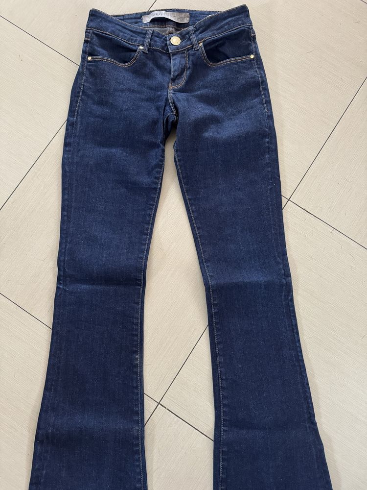 Дънки на марката Guess