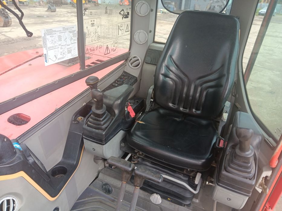 Vând excavator volvo ECR88D