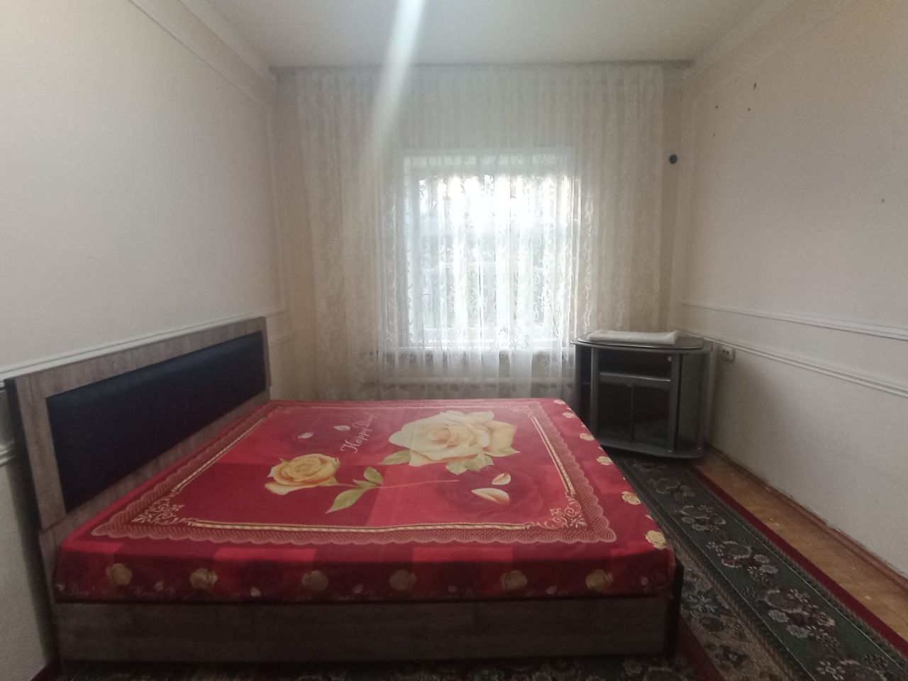 1 хонали (2 хона қилинган) уй ижарага берилади