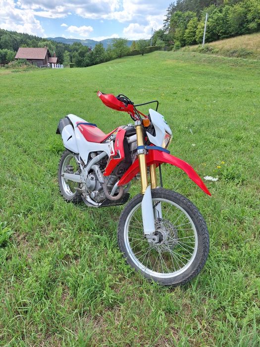 Vând Honda crf 250l înmatriculată