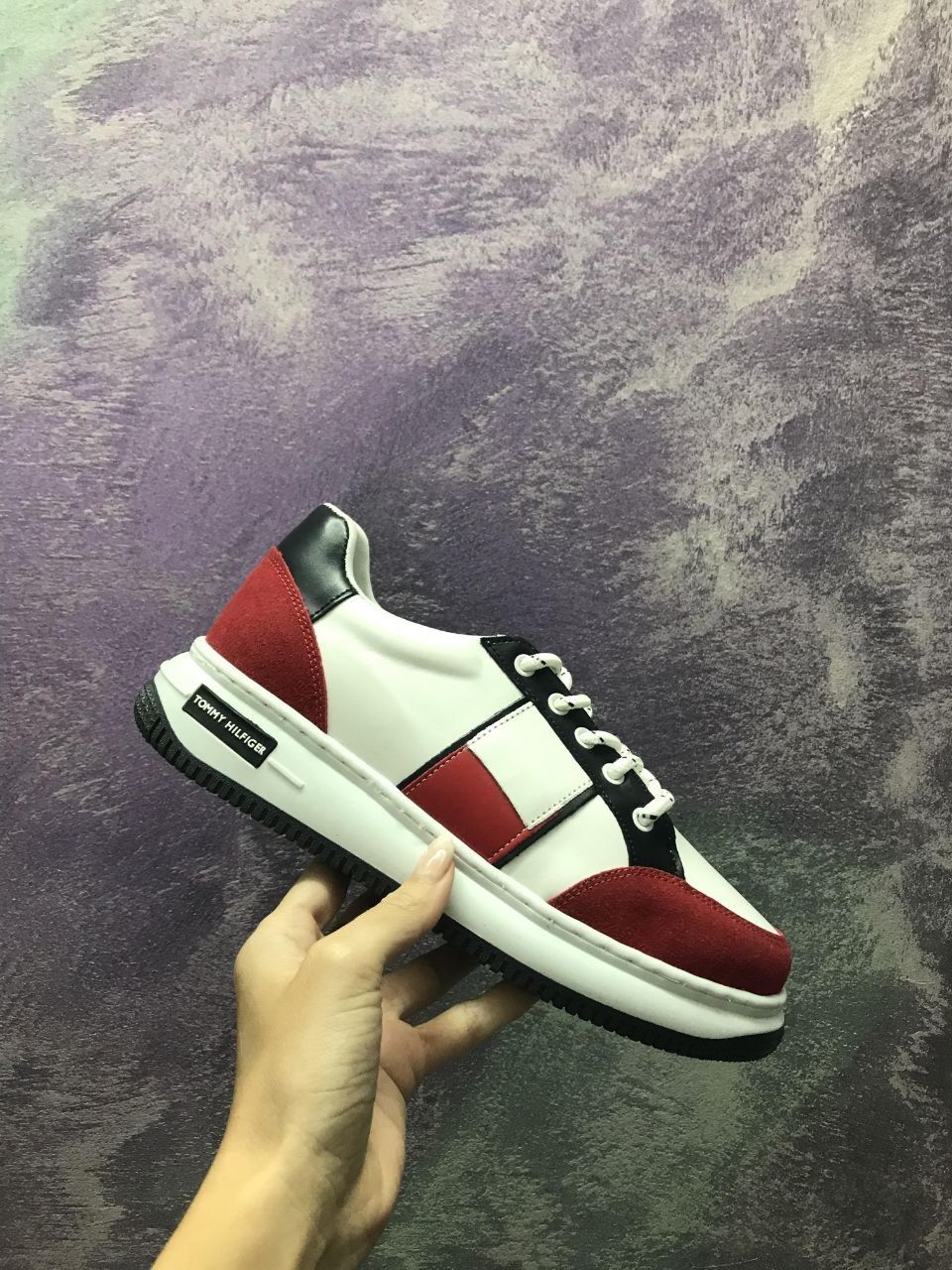 adidasi Tommy Hilfiger