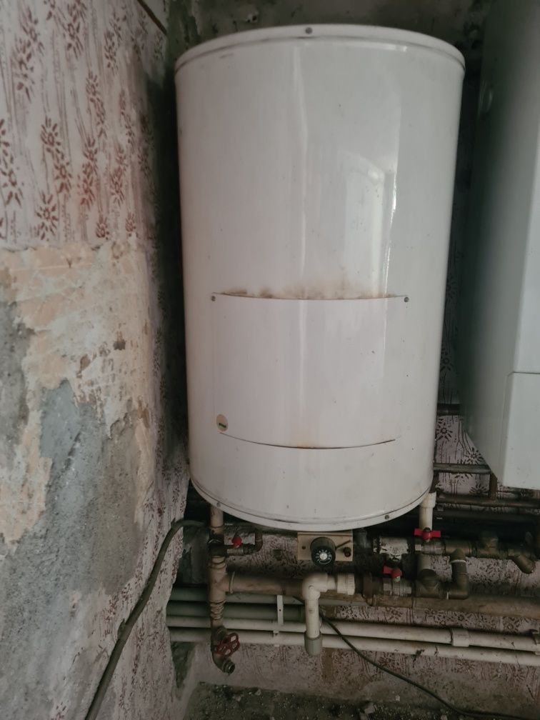 Vând boiler pe gaz