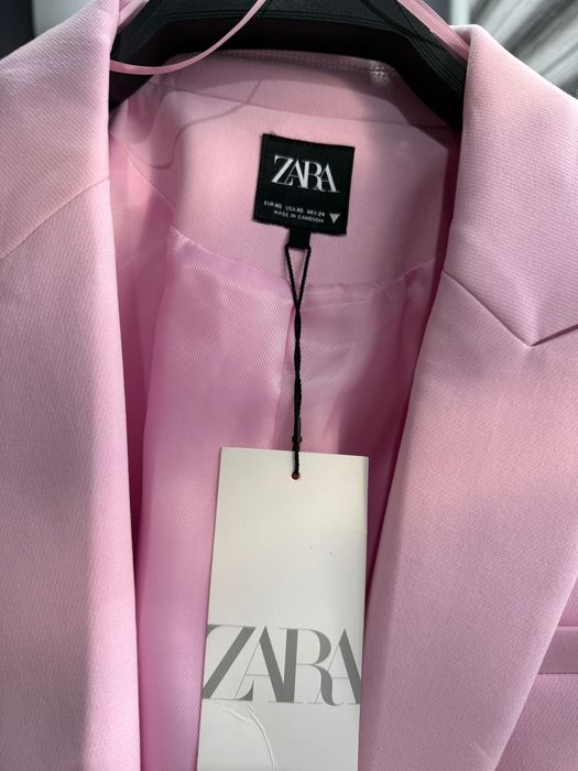 Розов сет Zara блейзър и пола-панталон