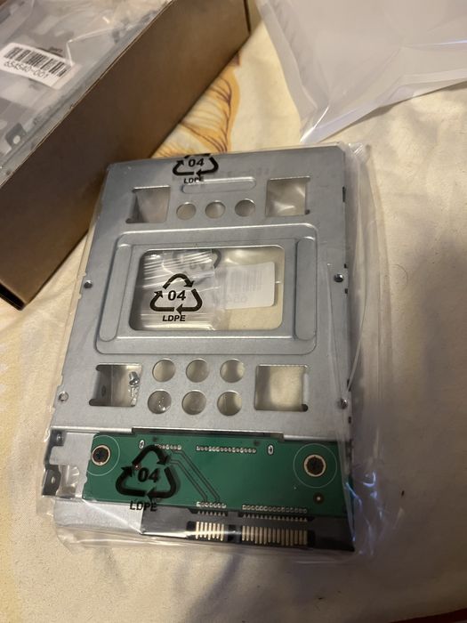 adaptor hdd ssd 3.5 to 2.5 MicroServer 654540-001 pentru G10 Gen8/gen9