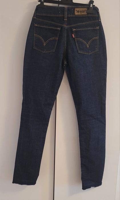 Blugi Levi's marimea 27 (asemanatori Zara, H&M)