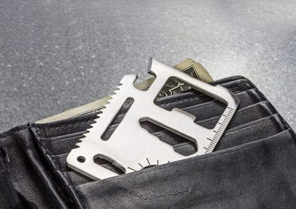 Мултифункционално устройство за оцеляване