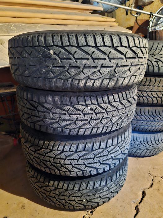 Vand 4 roti de iarna in stare foarte buna cu jante de tabla