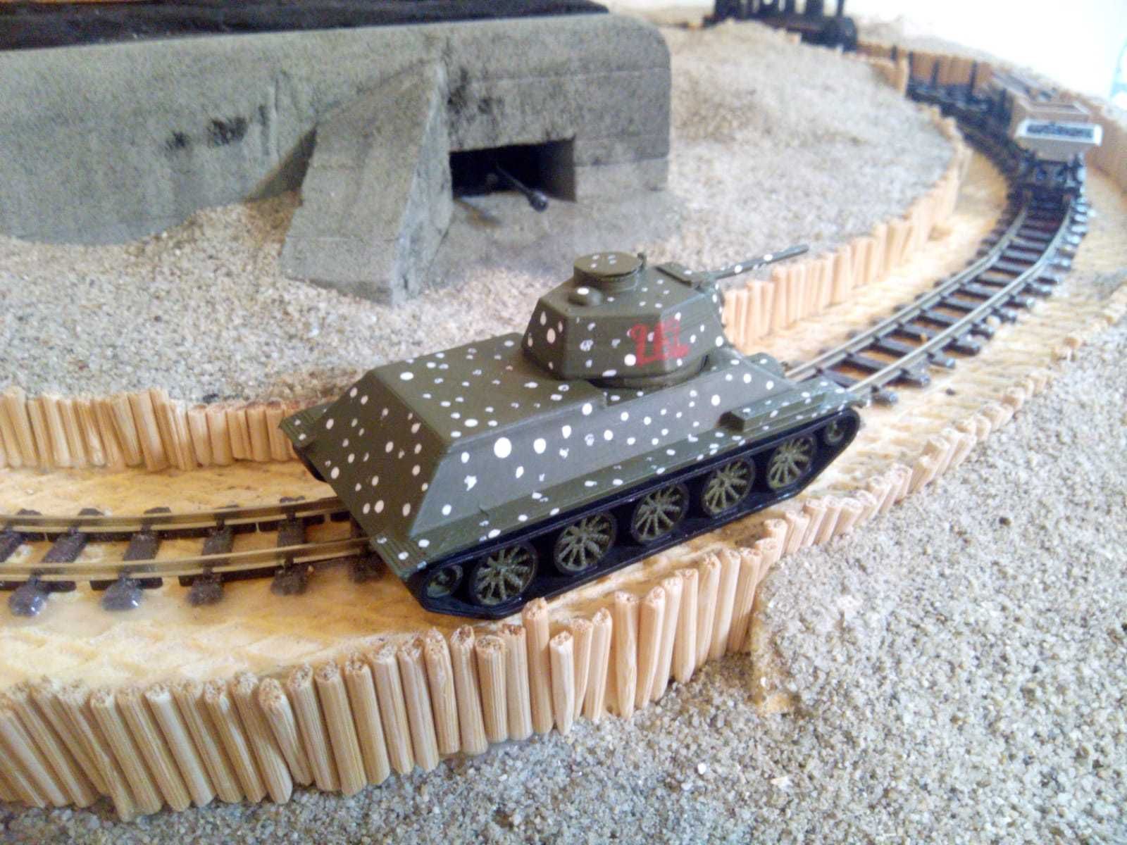Vind tanc T34-85 scara HO (1/87) cu inscriptia "262" pe turela