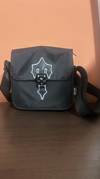 TRAPSTAR чанта..
