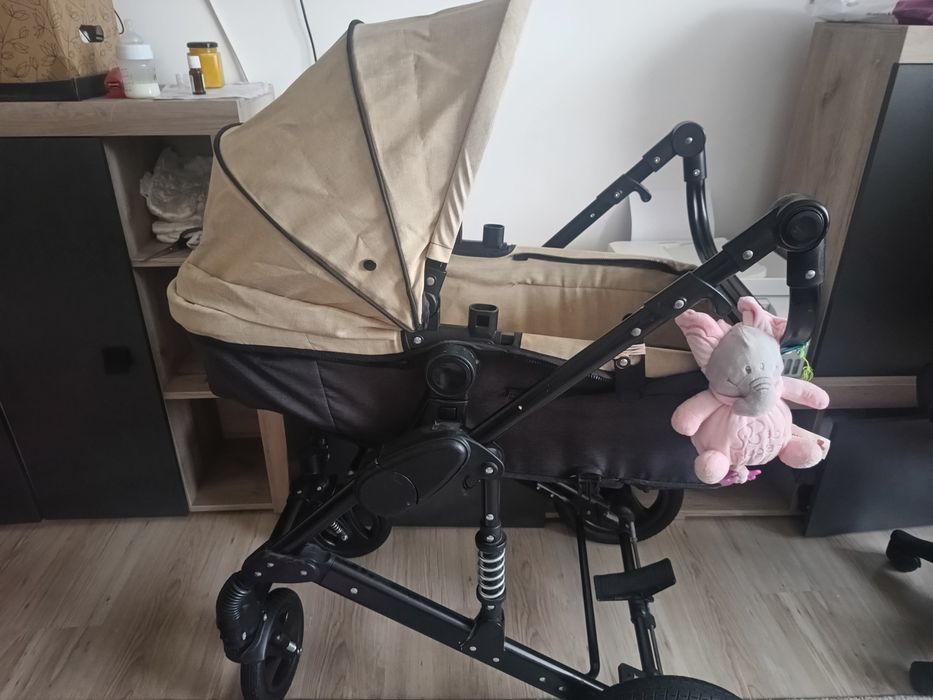 Vând carut bebelusi