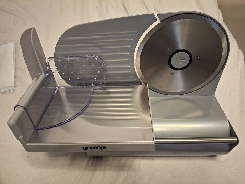 Feliator mezeluri NOU