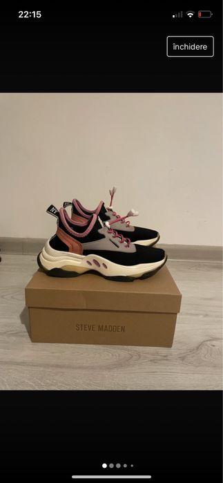 Tenesi Steve Madden