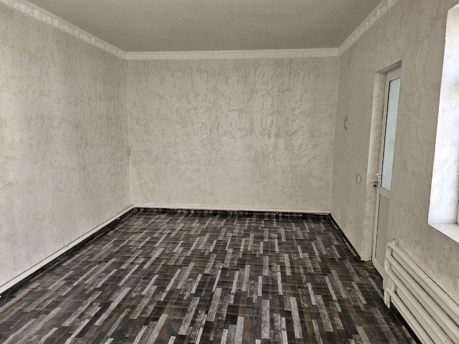 Ховли сотилади. .