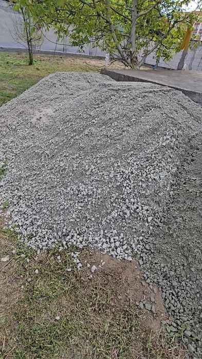 Balastru amestec beton + nisip, piatra