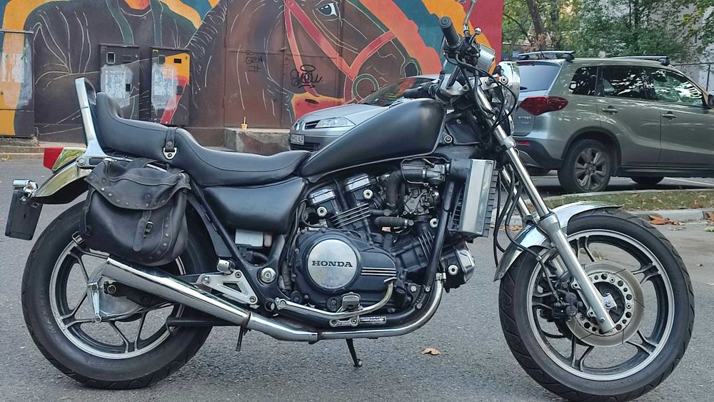 Honda Magna VF750 V4