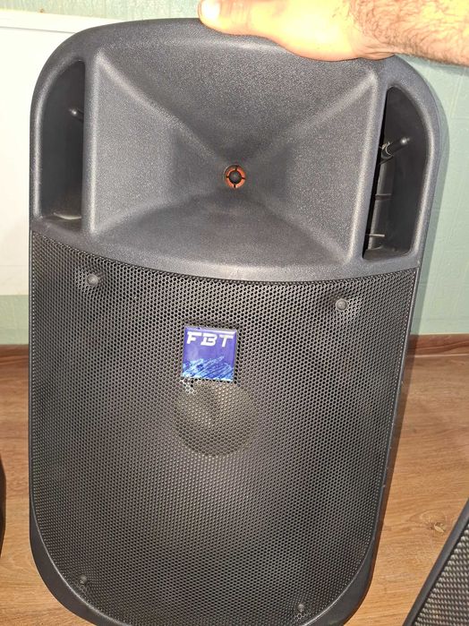 vând 4 boxe FBT perfet functionale